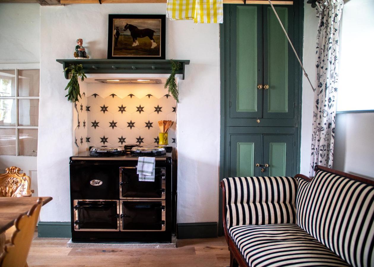 Country Cottage With Spa, Catering, Gardens, Nature Reserve Walks - Free Parking, Self Checkin Σκάνθορπ Εξωτερικό φωτογραφία